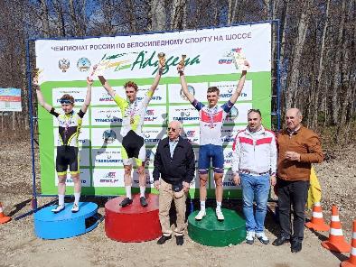 Антон Попов стал чемпионом России по велоспорту на шоссе